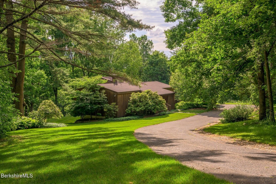 House in Great Barrington, Massachusetts, United States 2 - 18341721