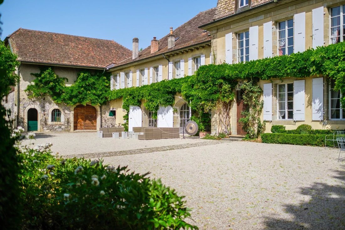 Schloss in Féchy, Waadt, Schweiz 4 - 18340468