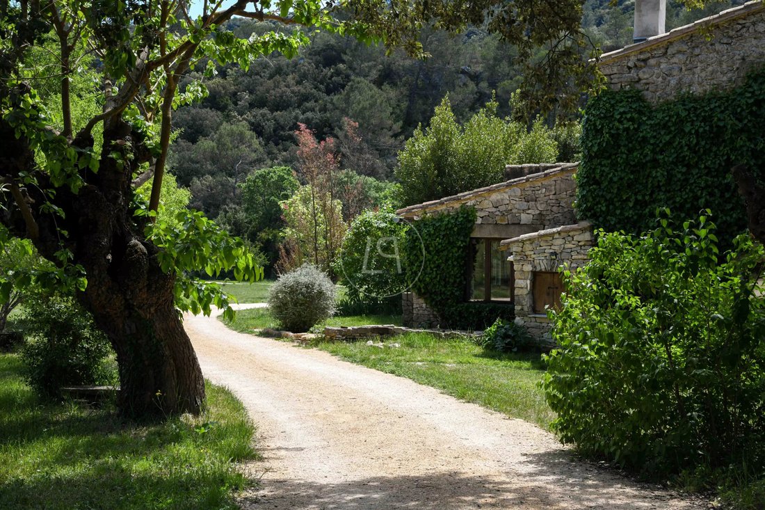 Estate in Uzès, Occitania, France 2 - 18340387