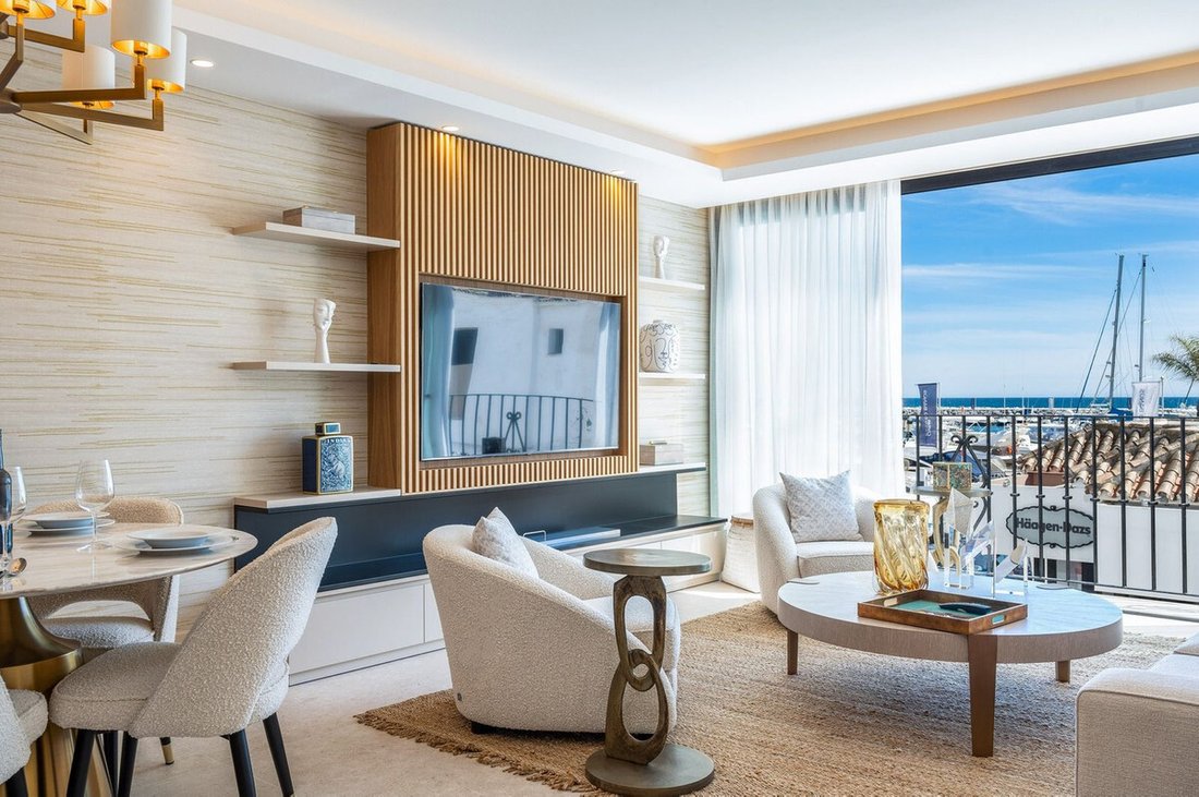Apartment in Puerto Banus, Marbella, Spain 4 - 18335288