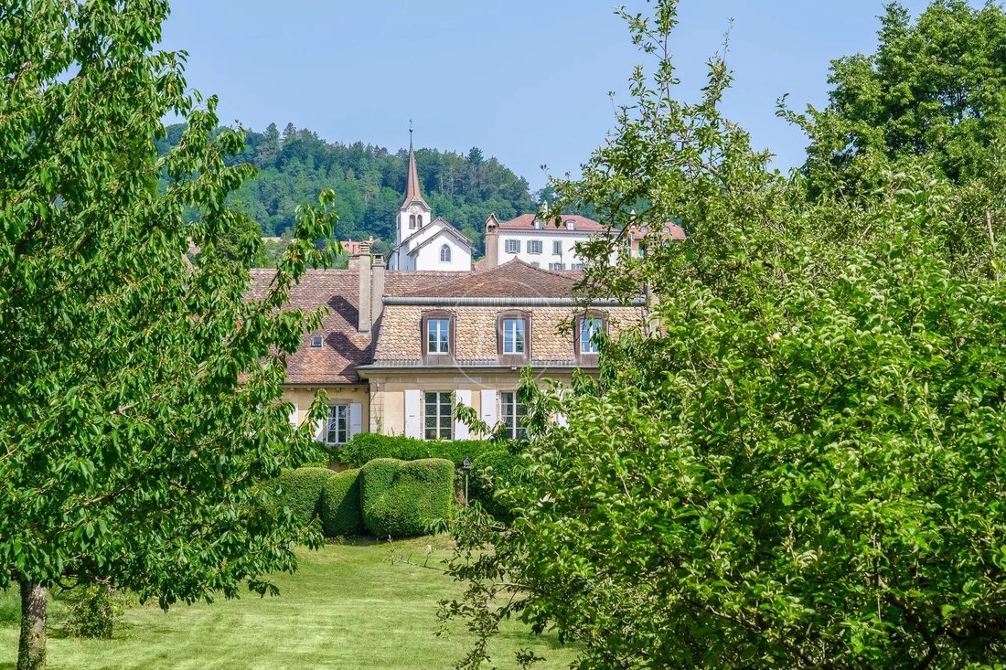 Schloss in Féchy, Waadt, Schweiz 1 - 18340468