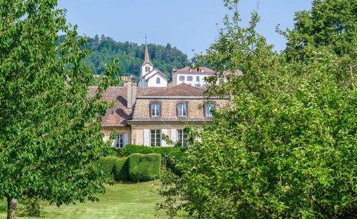 Schloss in Féchy, Waadt, Schweiz 1