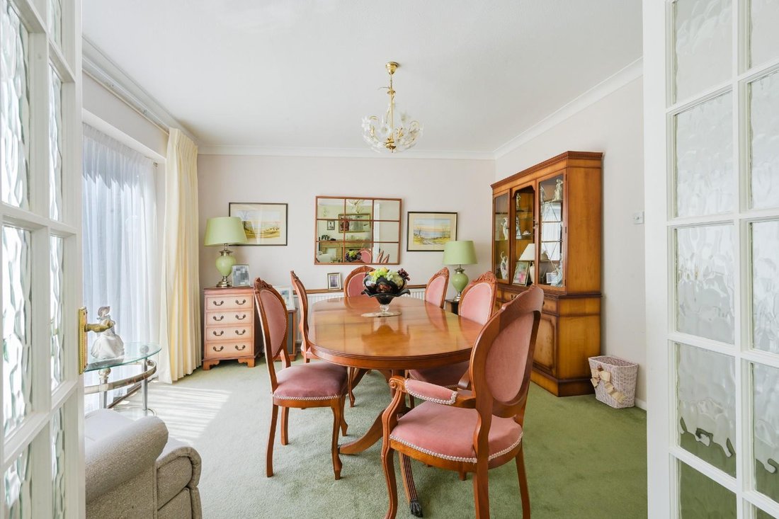 House in Banstead, Reigate and Banstead, England 5 - 18339854