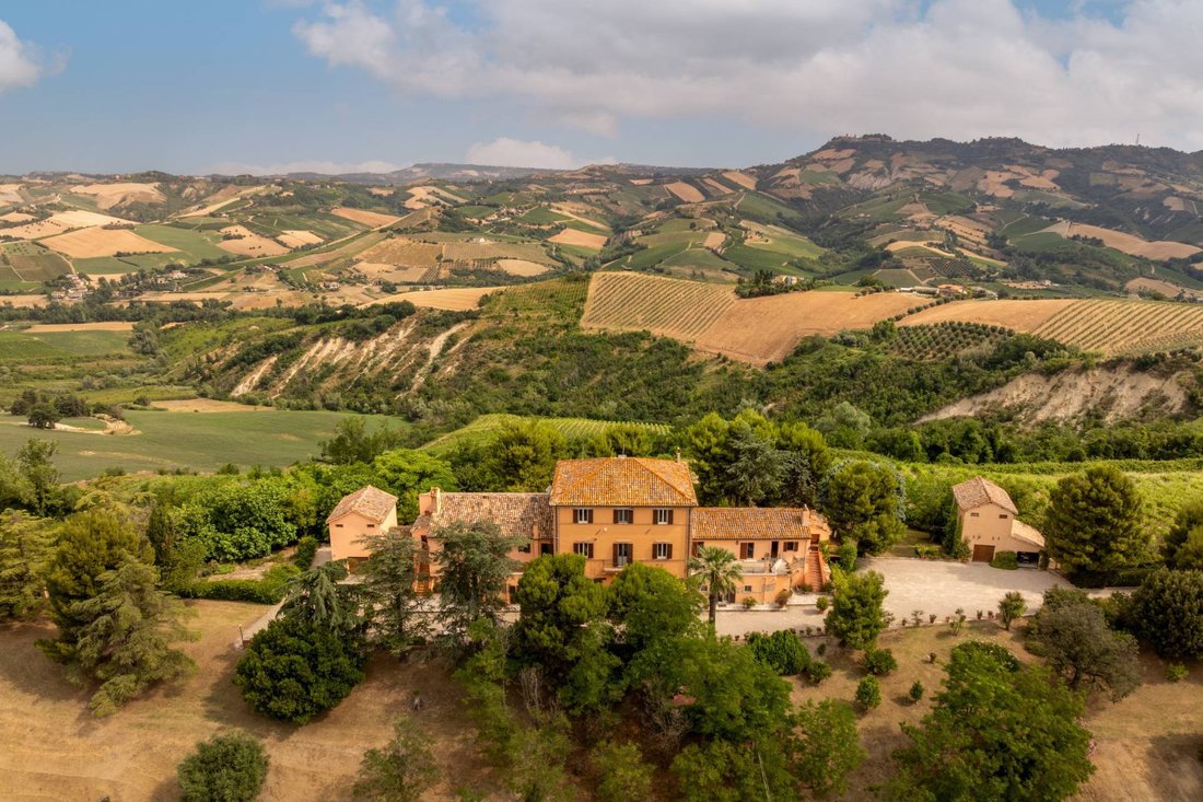 Villa in Offida, Marche, Italy 2 - 18341672