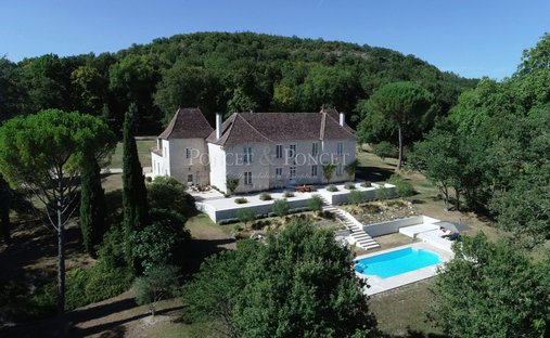 Estate in Charles de Gaulle, Cahors, France 1