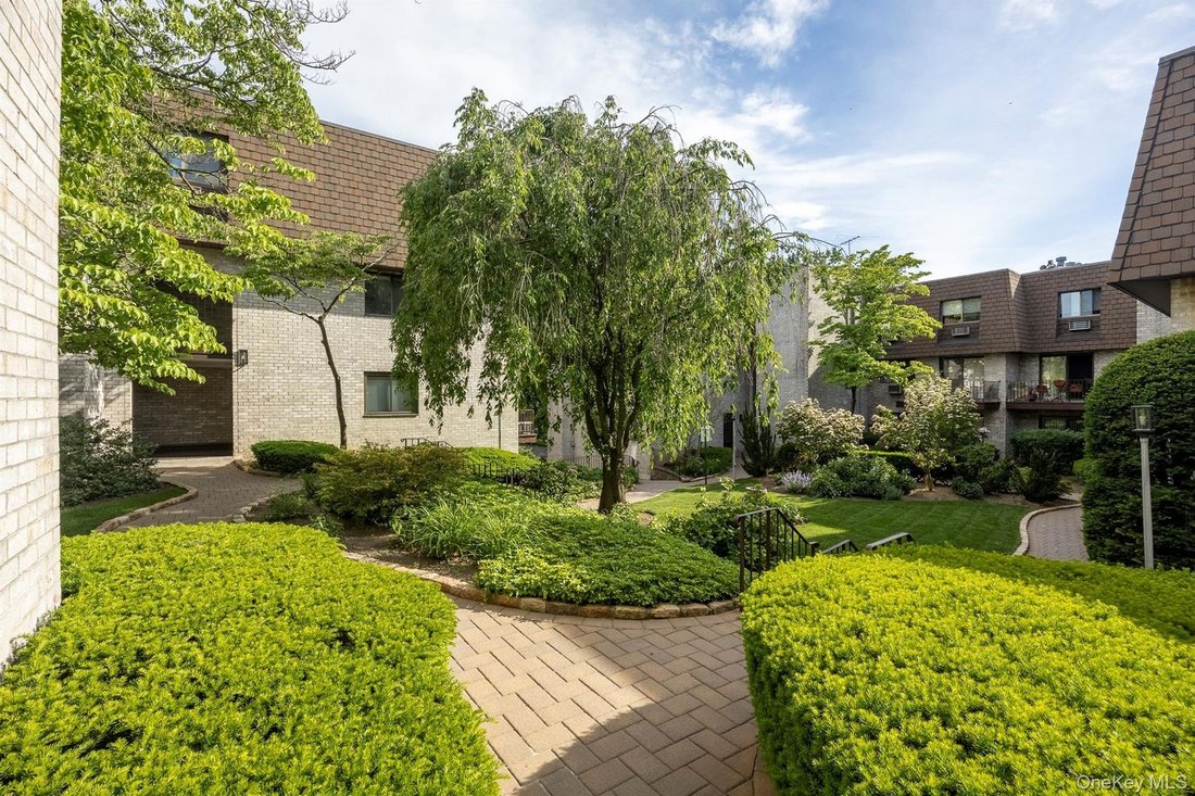 Condo in White Plains, New York, United States 1 - 18125791