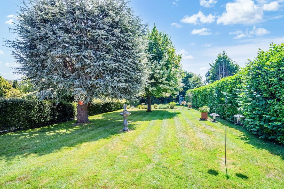 House in Banstead, Reigate and Banstead, England 3 - 18339854