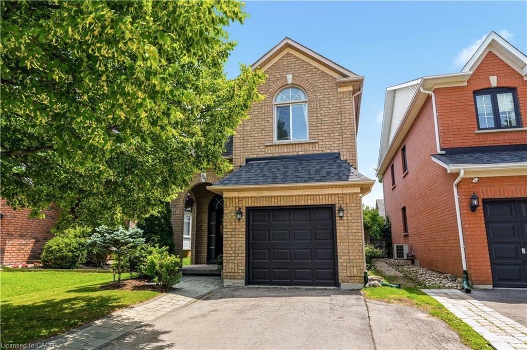 House in Hamilton, Ontario, Canada 1 - 18336438