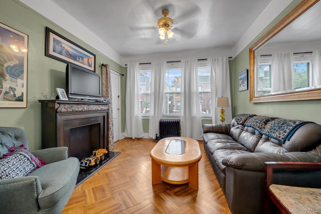 New York, New York, United States 2 - 18341096