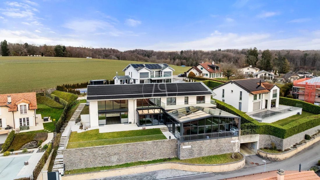 Villa in Villars-Sainte-Croix, Vaud, Switzerland 1 - 18340452