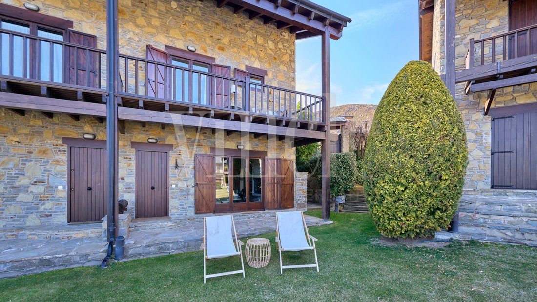 Townhouse in Isovol, Catalonia, Spain 3 - 18335246