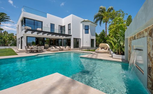 Villa in Cancelada, Estepona, Andalusia 1
