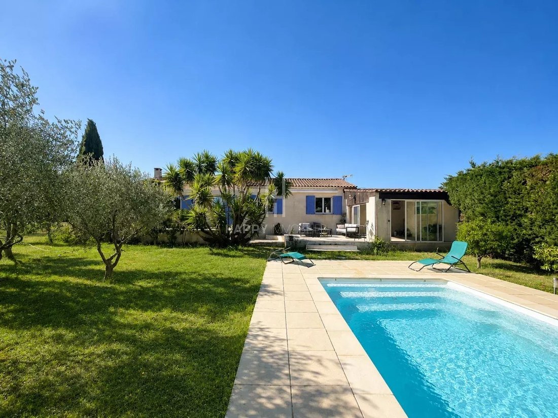 Villa in Arles, Provence-Alpes-Côte d'Azur, France 1 - 18337276