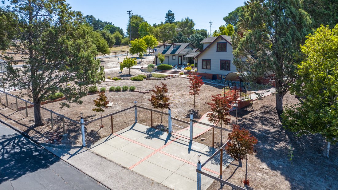 Atascadero, California, United States 4 - 18342158
