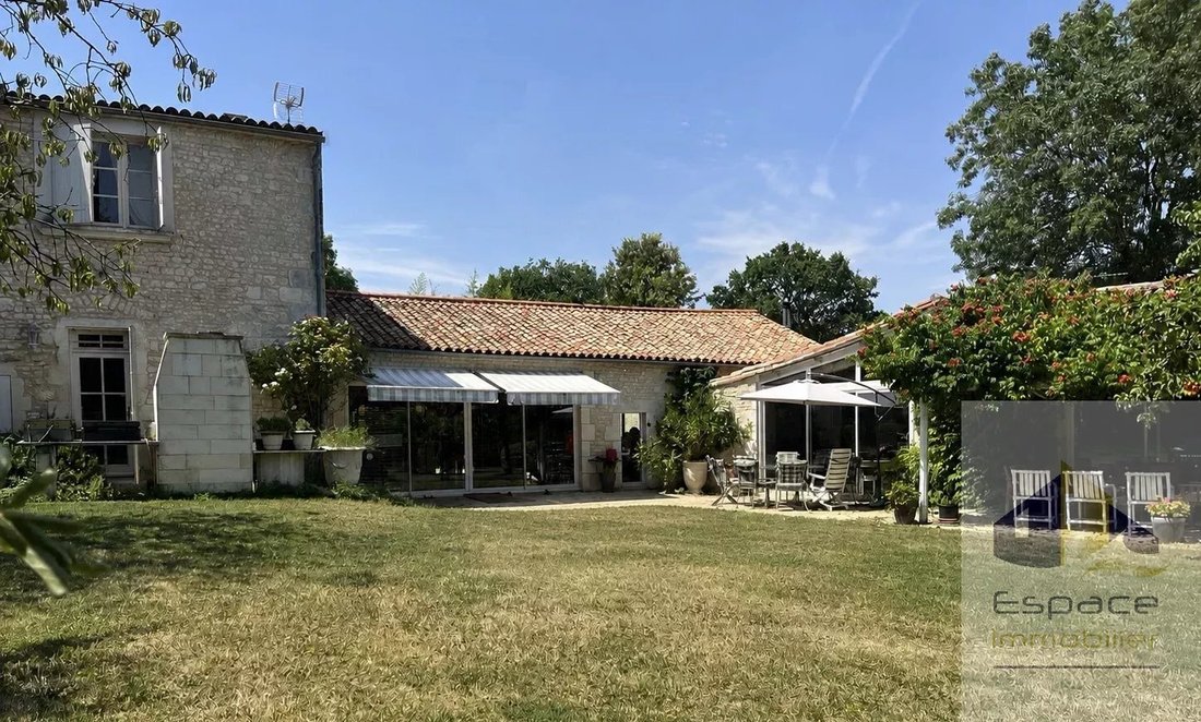 House in Montroy, Nouvelle-Aquitaine, France 1 - 18336940