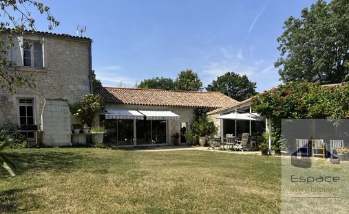 Casa a Montroy, Nuova Aquitania, Francia 1