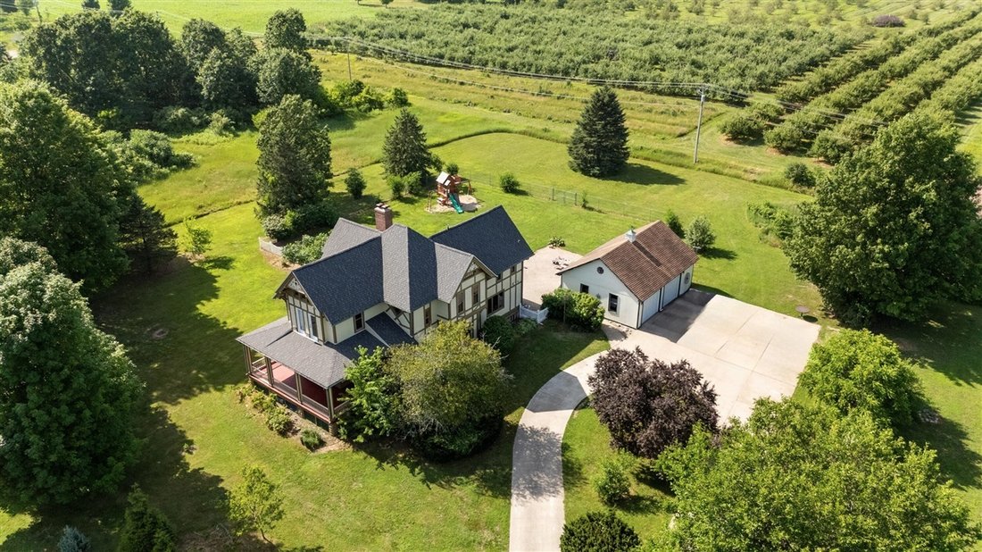 House in Paw Paw, Michigan, United States 1 - 18309912