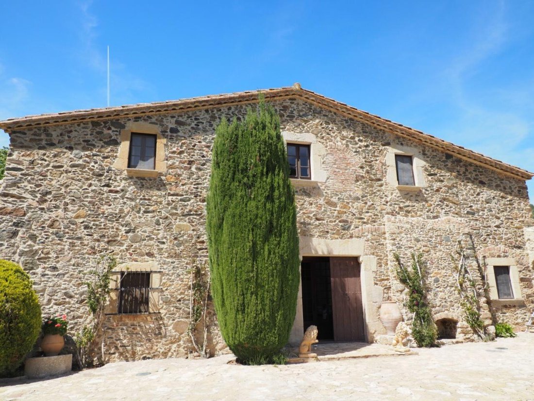 Finca in Mont-ras, Catalonia, Spain 2 - 18335232