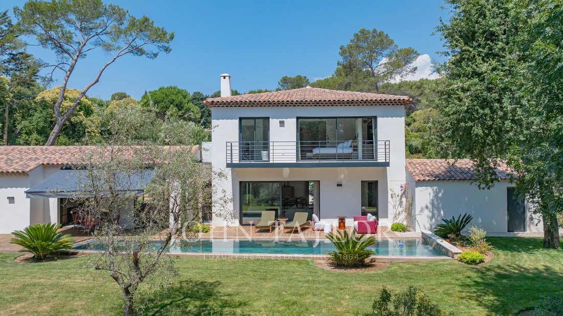 Villa in Valbonne, Provence-Alpes-Côte d'Azur, France 1 - 18337373