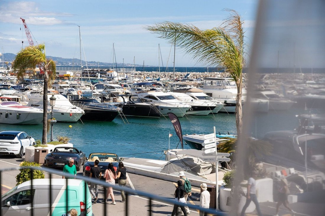 Apartment in Puerto Banus, Marbella, Spain 2 - 18335288