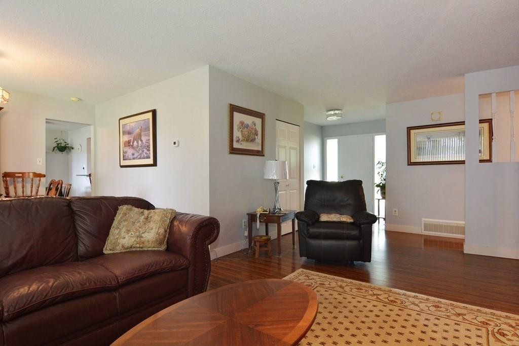 House in Langley Township, British Columbia, Canada 5 - 18341845