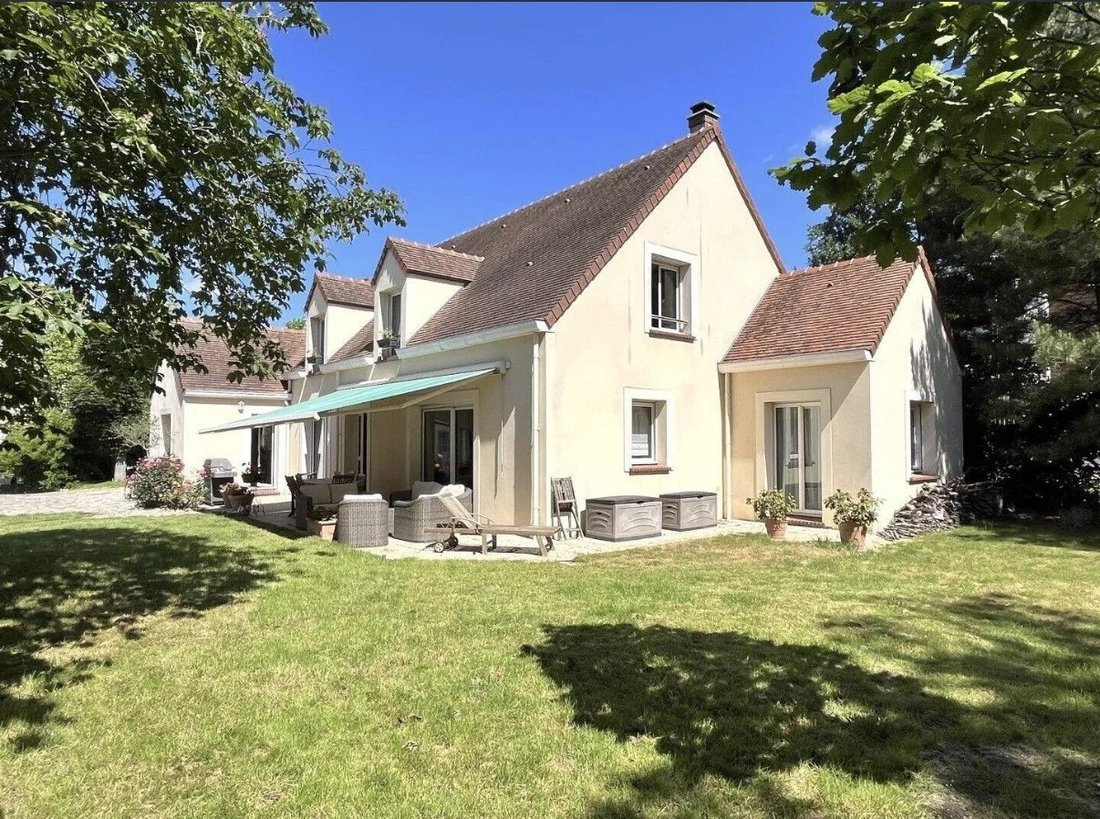 House in Le Vésinet, Ile-de-France, France 2 - 18336929