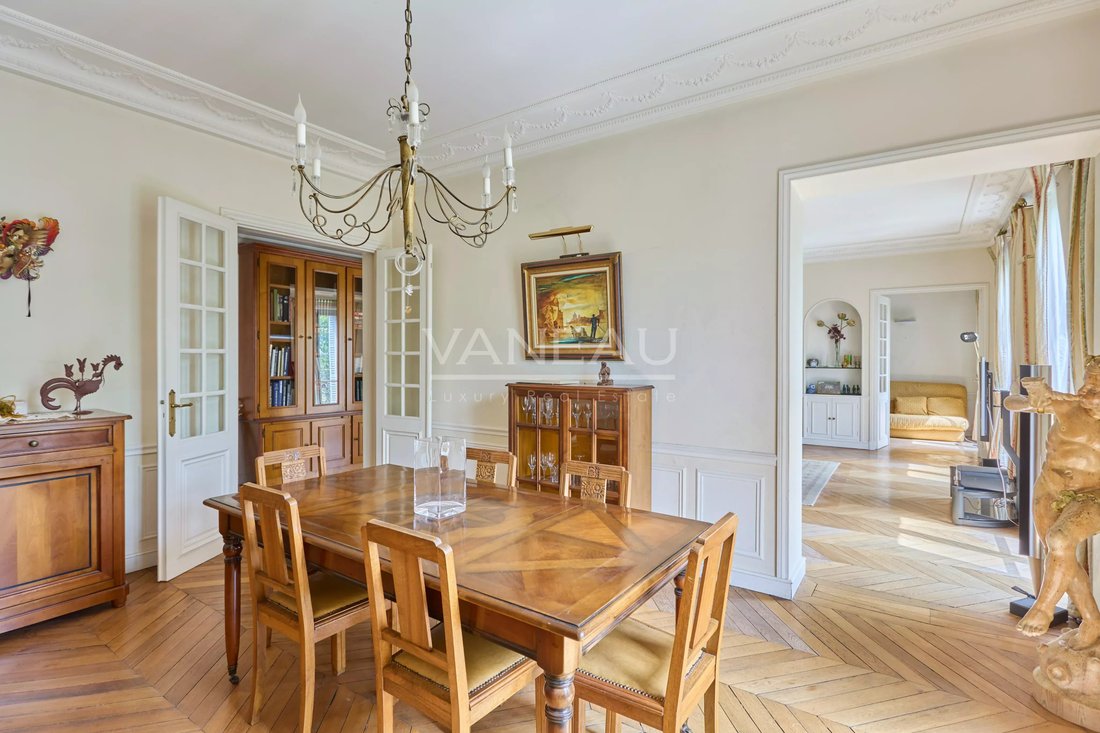 Apartment in Île de la Cité, Paris 1er Arrondissement, Paris 5 - 18337533