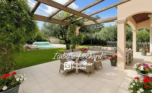 Villa in Les Rayols-Saint Lazare-Les Bousquets, Cuers, France 1