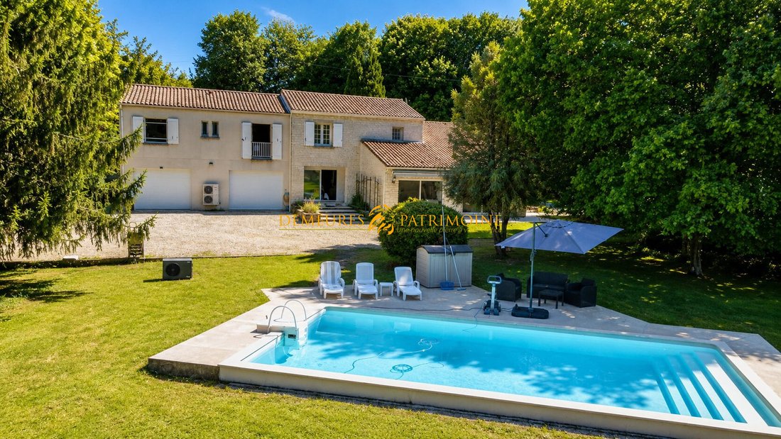 House in Puymoyen, Nouvelle-Aquitaine, France 1 - 18341979