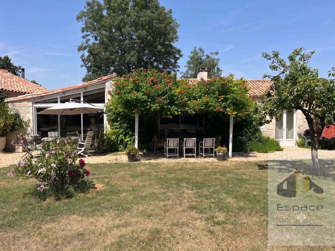 House in Montroy, Nouvelle-Aquitaine, France 2 - 18336940