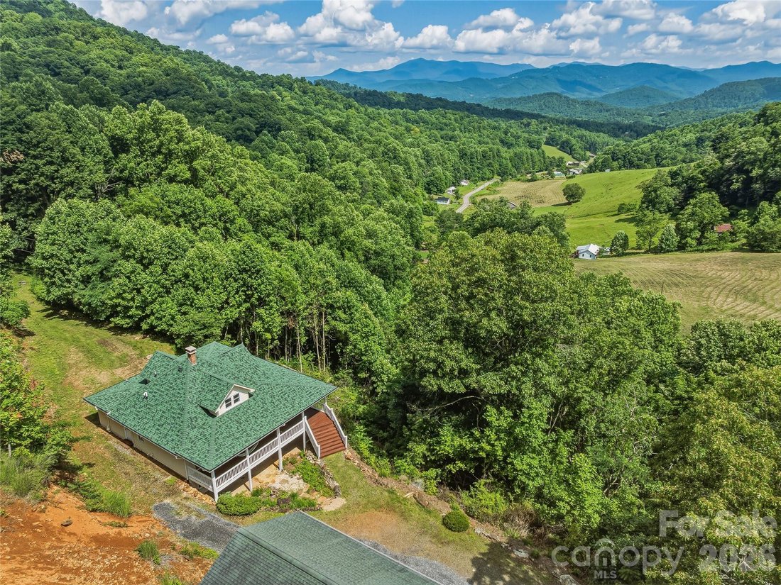 House in Burnsville, North Carolina, United States 2 - 18336477