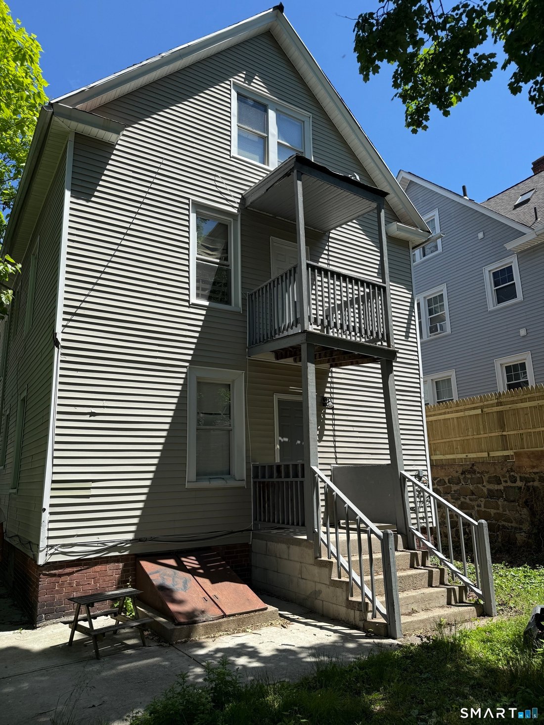 New Haven, Connecticut, United States 3 - 18333578