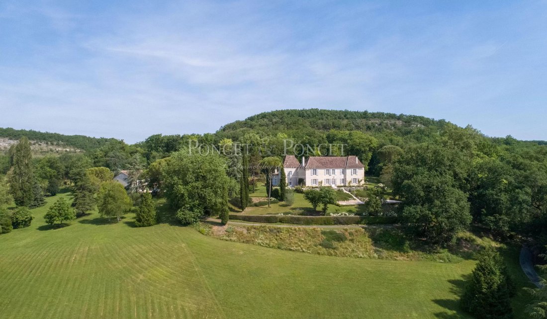 Estate in Charles de Gaulle, Cahors, France 4 - 18341355