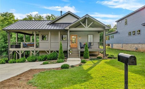 House in West Jefferson, North Carolina, United States 1