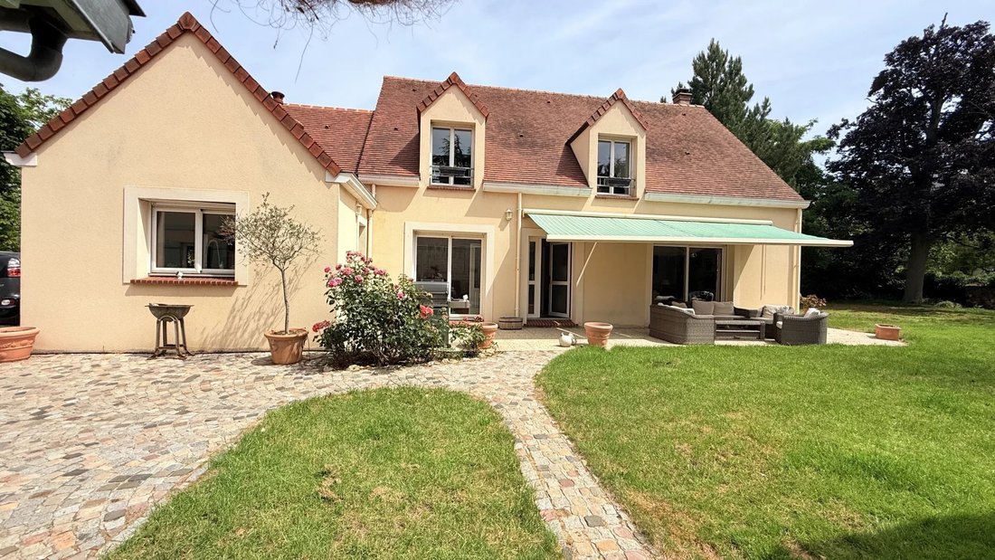 House in Le Vésinet, Ile-de-France, France 3 - 18336929
