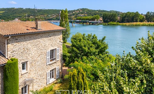 Villa in Condrieu, Auvergne-Rhône-Alpes, France 1