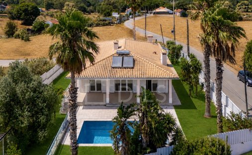 House in Sesimbra (Castelo), Setubal, Portugal 1