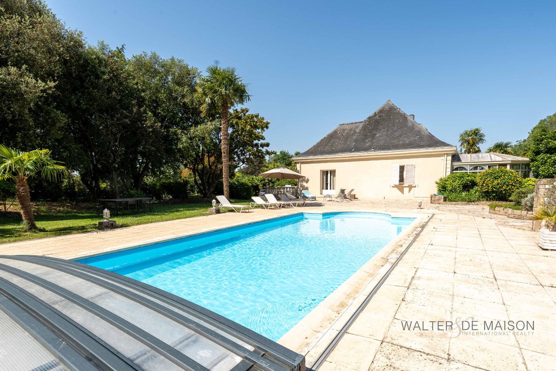 Villa in Mauves-sur-Loire, Pays de la Loire, France 1 - 18341517