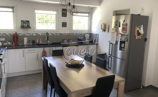 Villa in La Barben, Provence-Alpes-Côte d'Azur, France 1