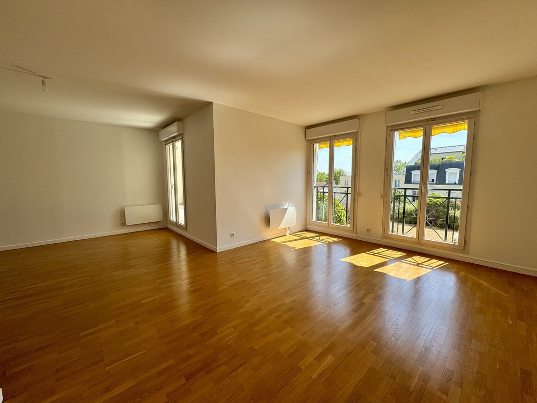 Apartment in Ledru Rollin, Le Perreux-sur-Marne, France 2 - 18340359