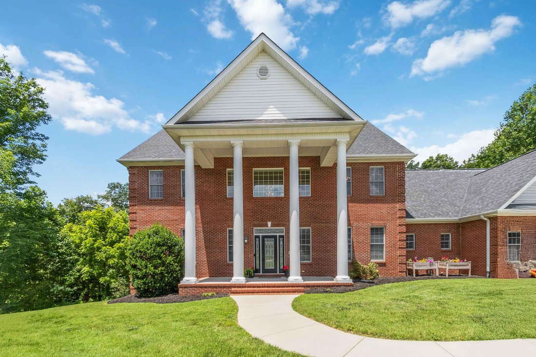 House in Monticello, Kentucky, United States 3 - 18342262