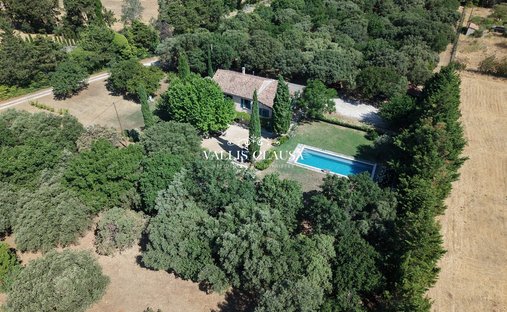 House in Zone Rurale Nord, Carpentras, France 1