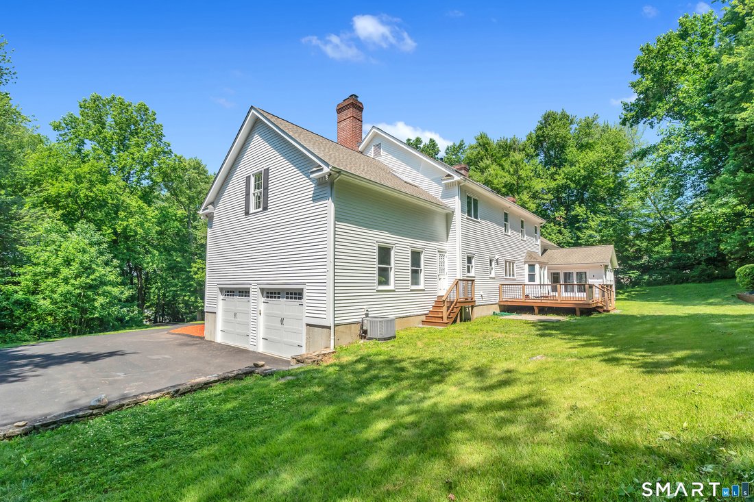 House in Trumbull, Connecticut, United States 2 - 18342070