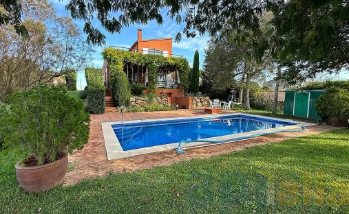 Villa in Ultramort, Catalonia, Spain 1