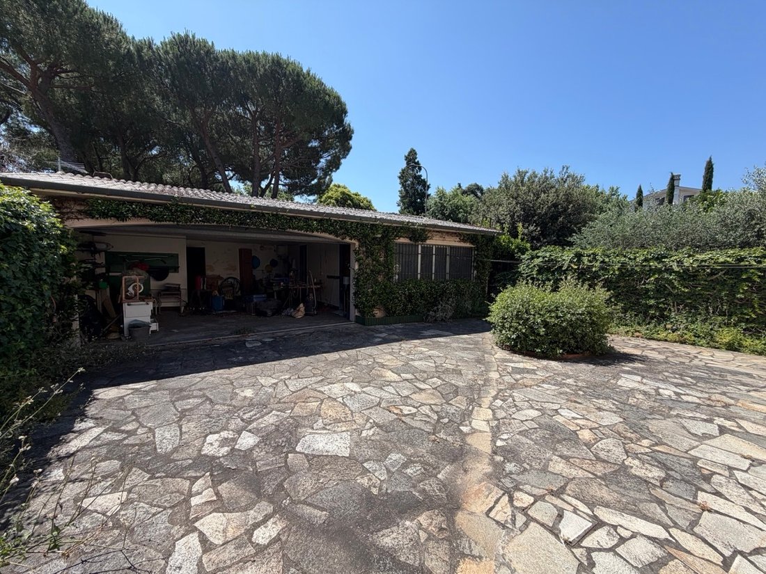 Villa in Historic Center, Lucca, Tuscany 5 - 18342494