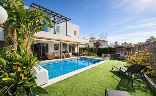 Villa in Empuriabrava, Catalonia, Spain 1