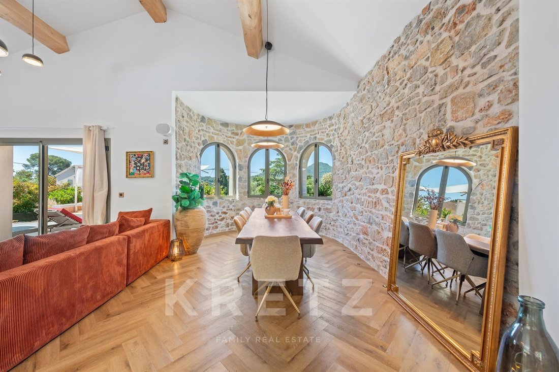 Villa in Carqueiranne, Provence-Alpes-Côte d'Azur, France 1 - 18336280