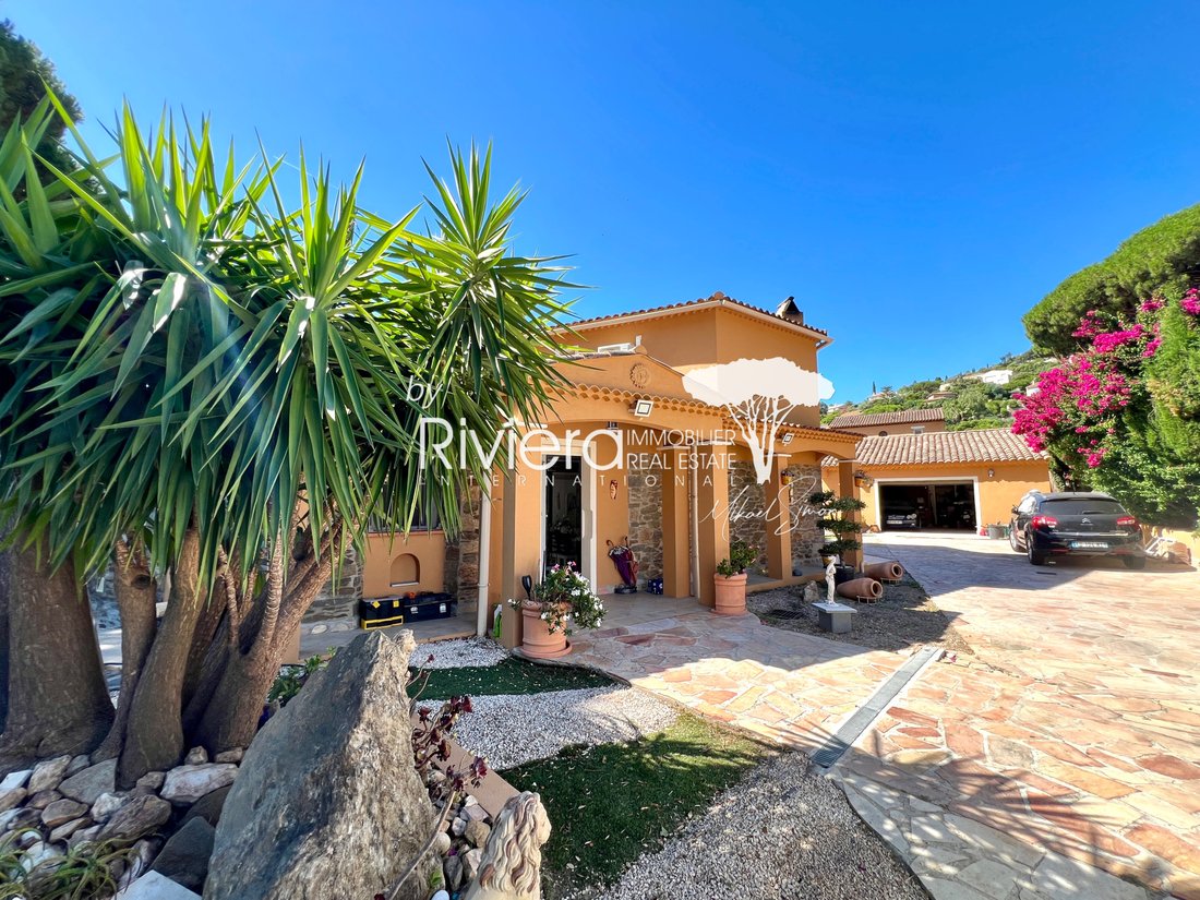 Villa à Nord, Cavalaire-sur-Mer, France 1 - 18335977