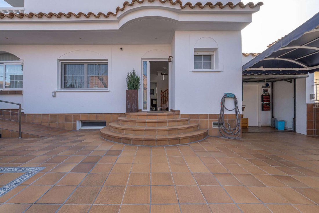 House in Empuriabrava, Catalonia, Spain 3 - 18337465