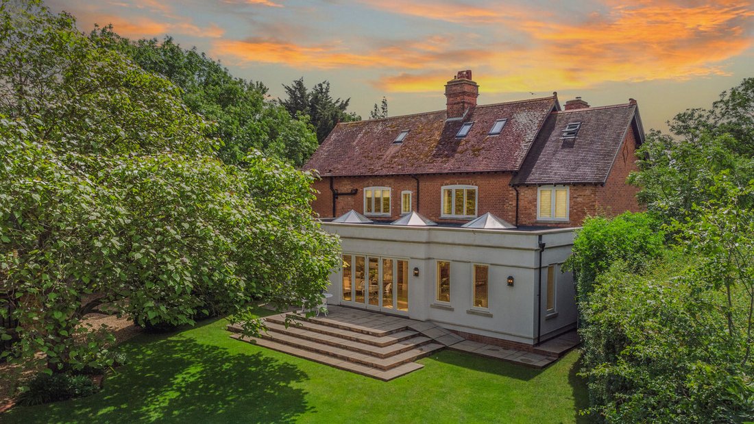 House in Padbury, England 1 - 18342863